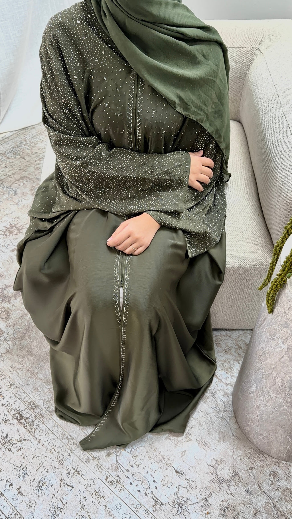 Abaya Aliya Kaki